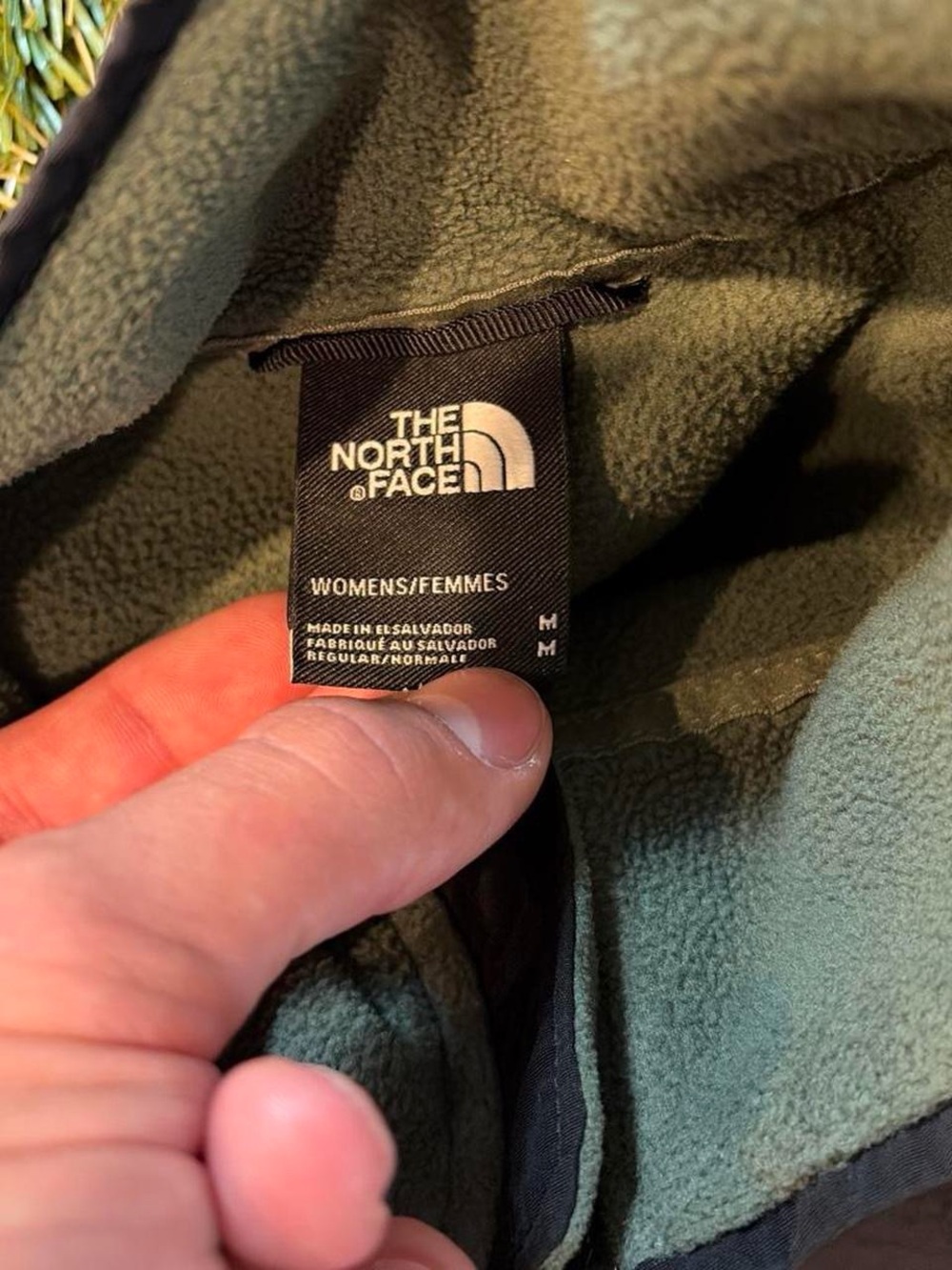 The North Face Women’s Medium Full Zip Fleece Jacket - Picture 3 of 7